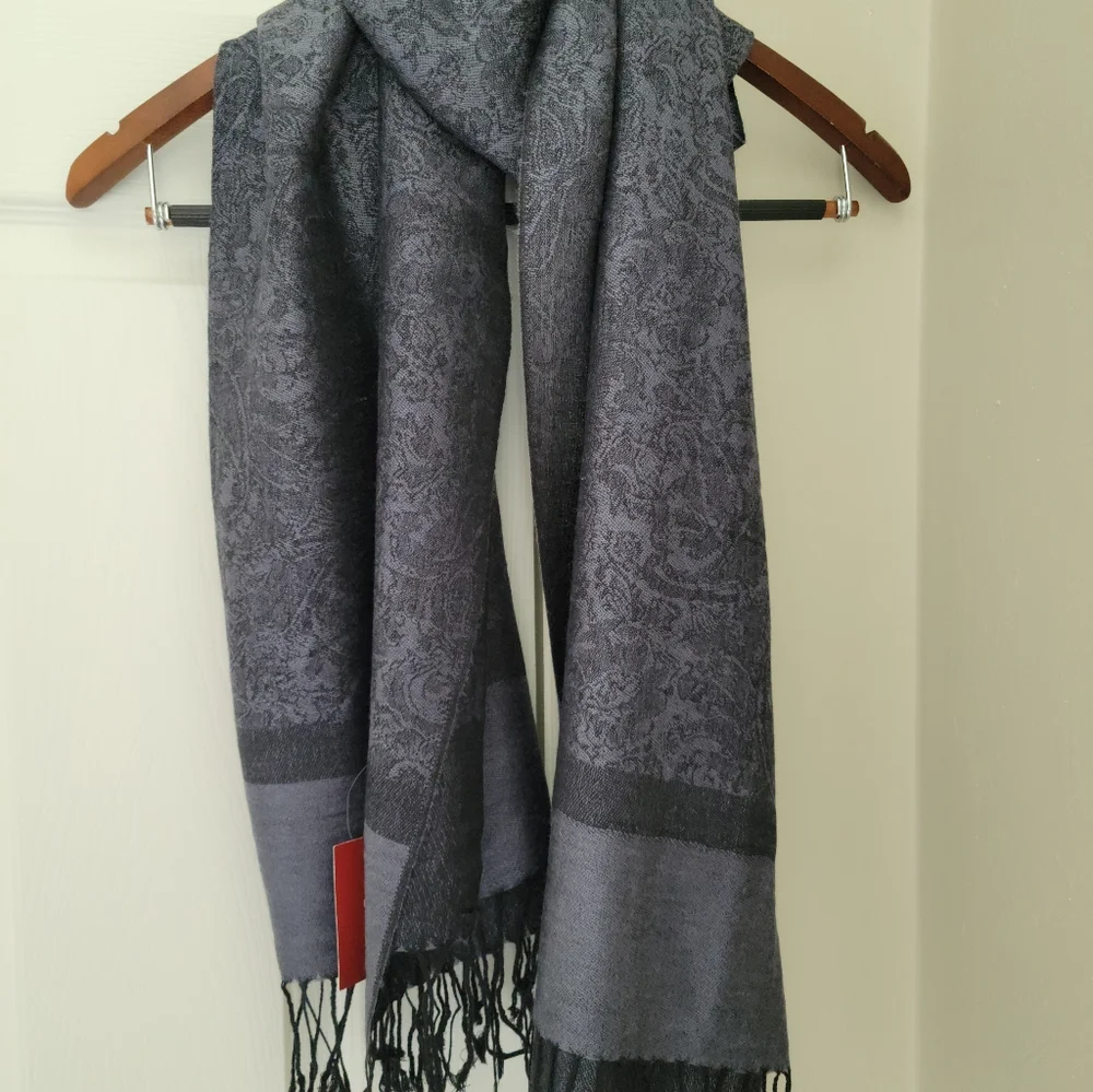 Reisbach Germany Paisley Design Scarf, Fringe, 28 X 72, NO.ONE JEANS Shop NEW